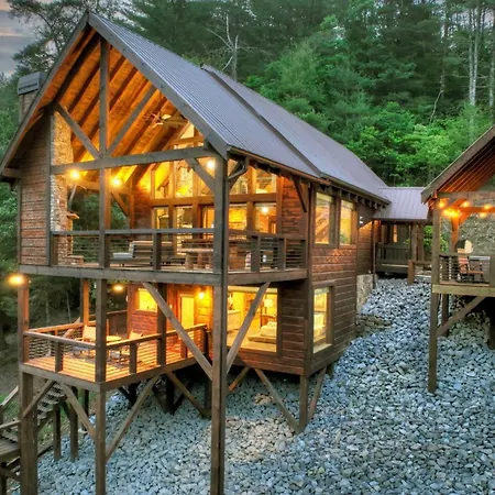 Your Happy Place - Rustic Lodge Vibes Meet Luxurious Modern Amenities